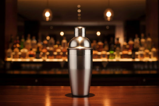 Shaker à cocktail au fini satiné
